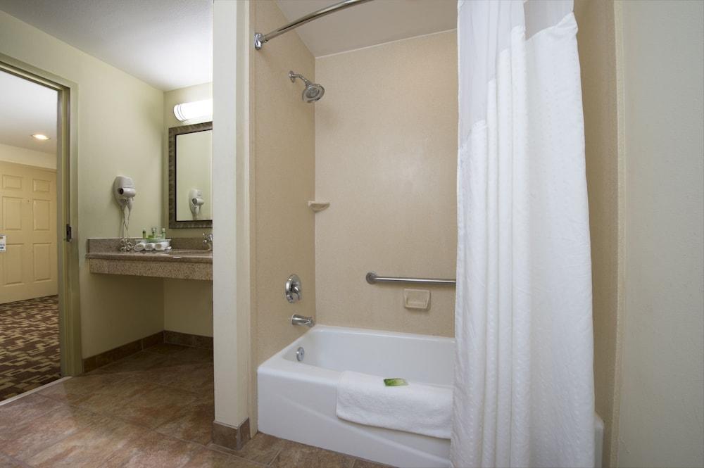 Hotel Express & West By Ihg