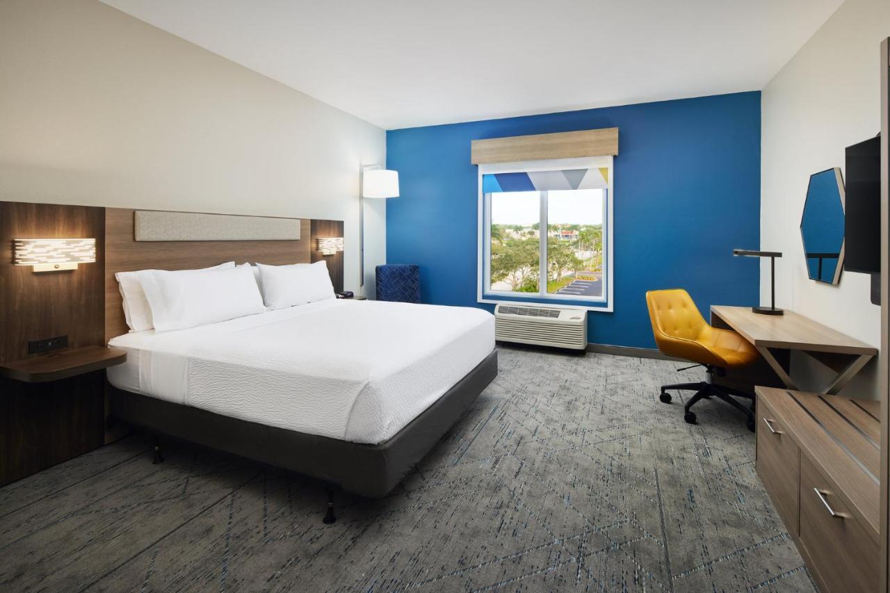 Express & West By Ihg 3*
