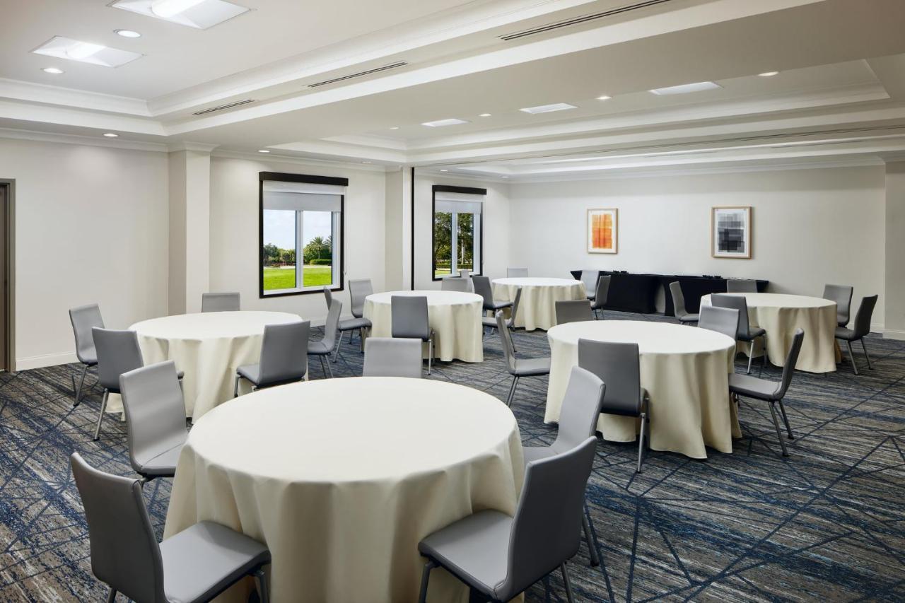 Express & West By Ihg 3* Port St. Lucie