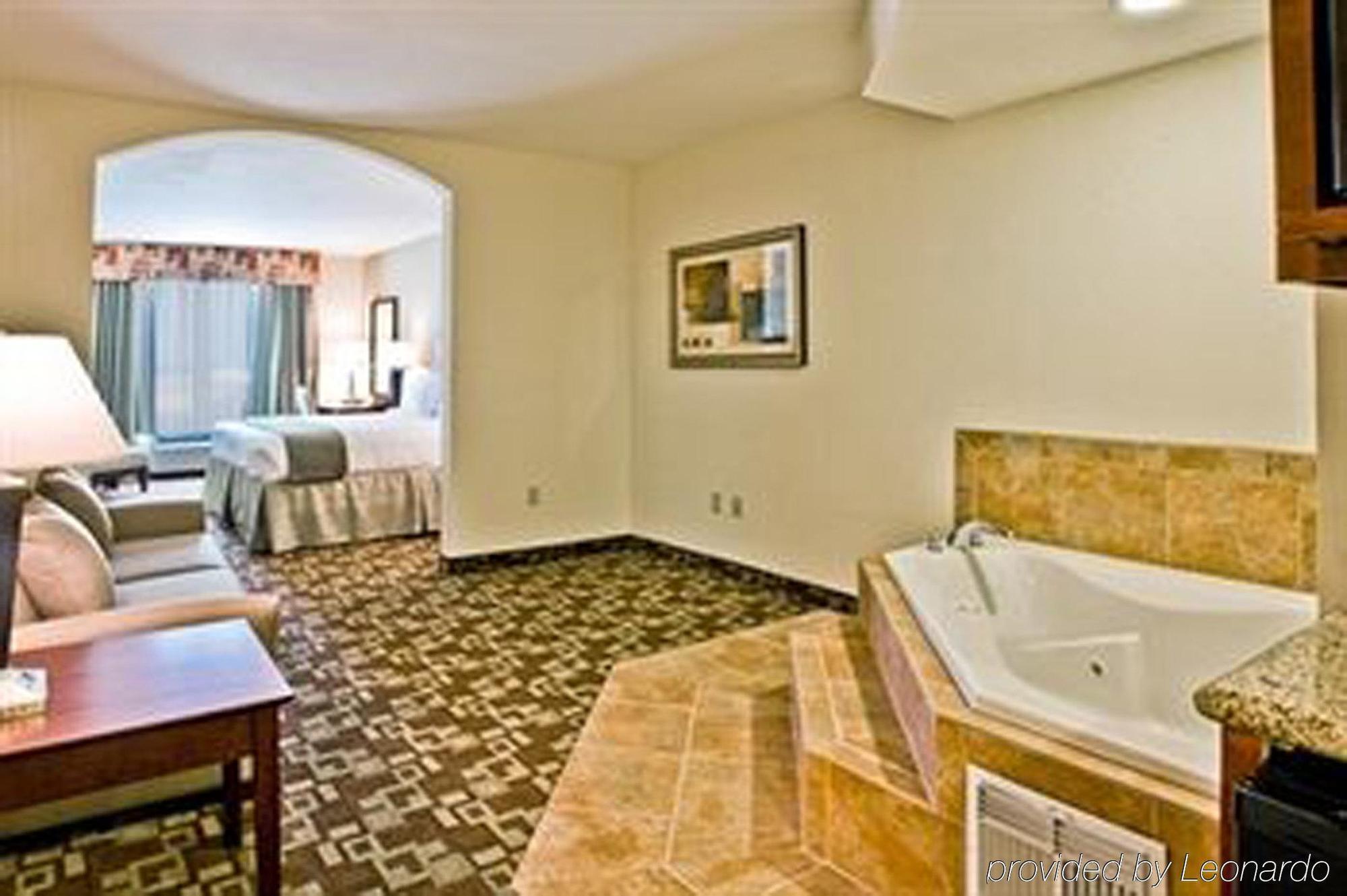 Hotel Express & West By Ihg Port St. Lucie